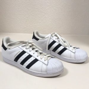 Women’s adidas superstar shoes. Size 8.5
